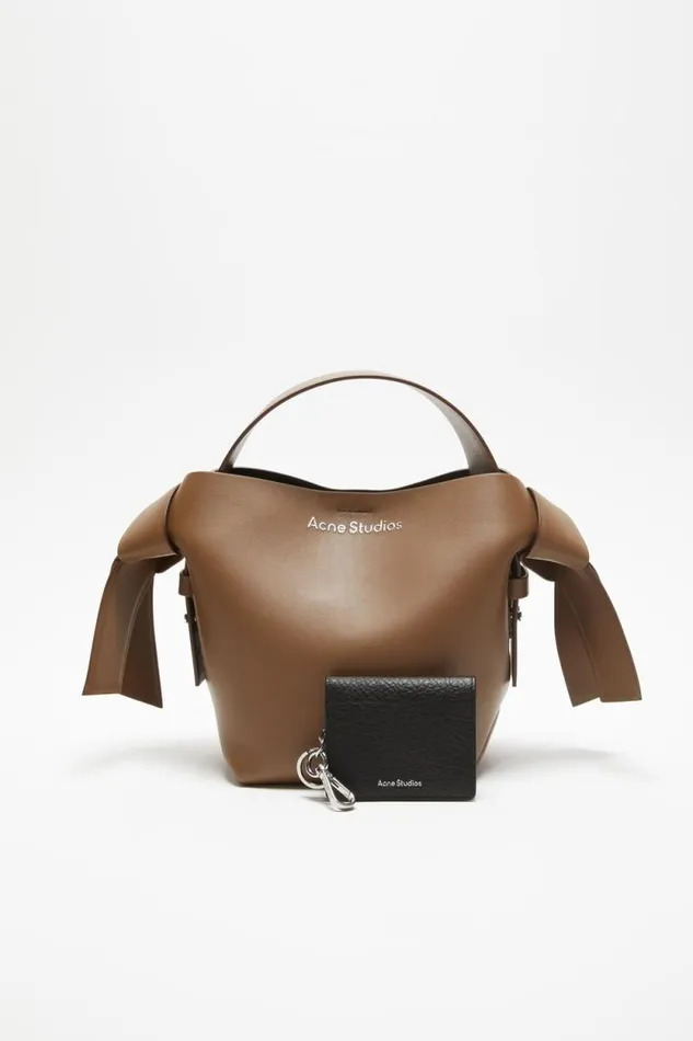 Acne Studios Folded Leather Wallet Black Men Small Leather Goods Acne Studios Folded Leather Wallet Black Men Small Leather Goods