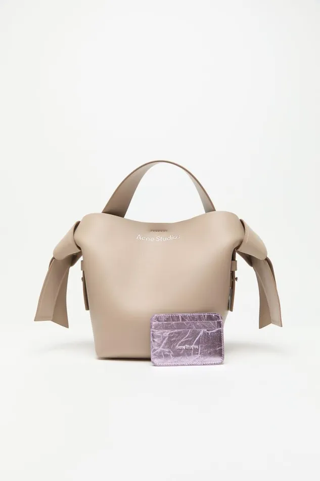 Acne Studios Leather Card Holder Lavender Purple Men Small Leather Goods Acne Studios Leather Card Holder Lavender Purple Men Small Leather Goods