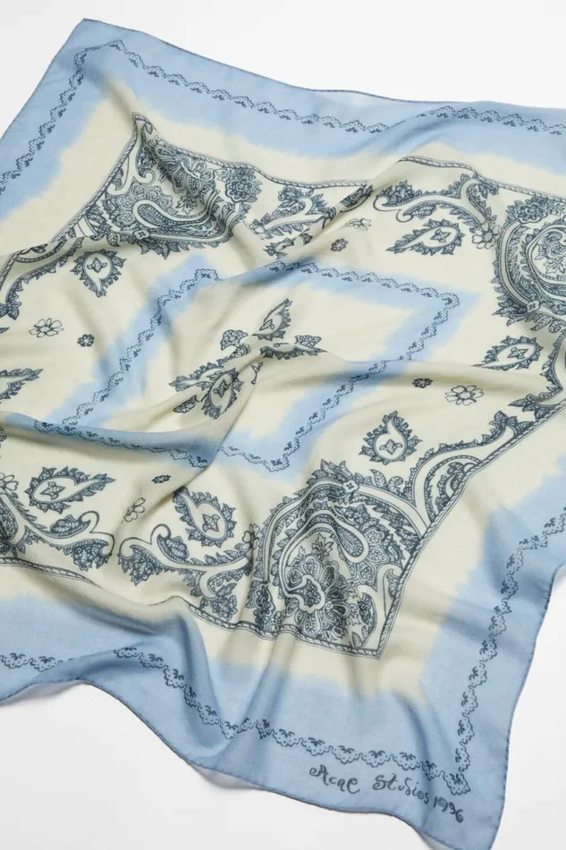 Acne Studios Print Light Wool Scarf Dusty Beigelight Blue Women Scarves Acne Studios Print Light Wool Scarf Dusty Beigelight Blue Women Scarves
