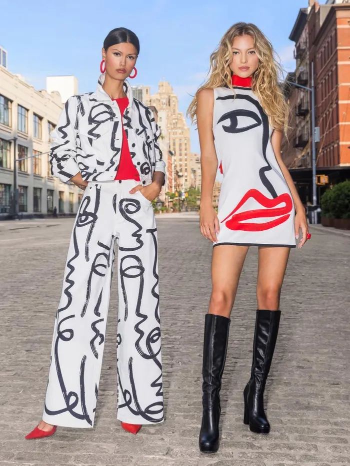 Alice Olivia Around The World Women Matching Sets