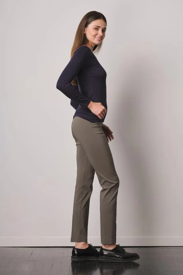 Avenue Montaigne LILI Signature Olive Green Women Pants Avenue Montaigne LILI Signature Olive Green Women Pants