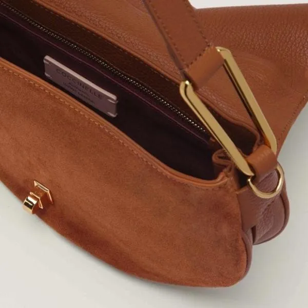 Coccinelle Magie Suede Bimaterial Medium Cuir Women Coccinelle Top Handle Bag Coccinelle Magie Suede Bimaterial Medium Cuir Women Coccinelle Top Handle Bag