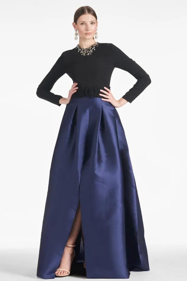 Covered Women Sachin and Babi Victoria Gown 8211 BlackNavy