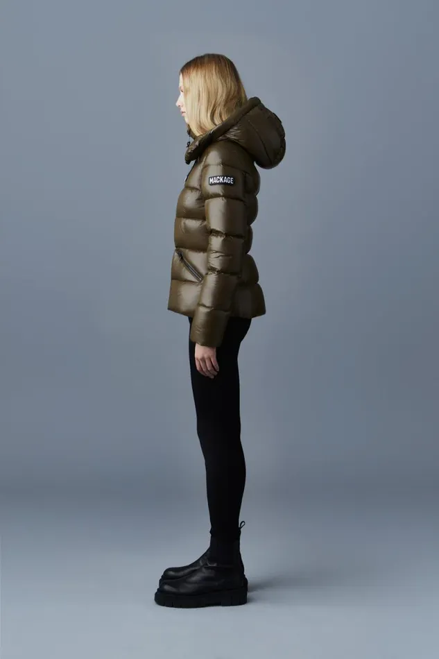 Downs and Jackets Women Mackage MADALYN Lustrous Light Down Jacket With Hood For Ladies White Downs and Jackets Women Mackage MADALYN Lustrous Light Down Jacket With Hood For Ladies White
