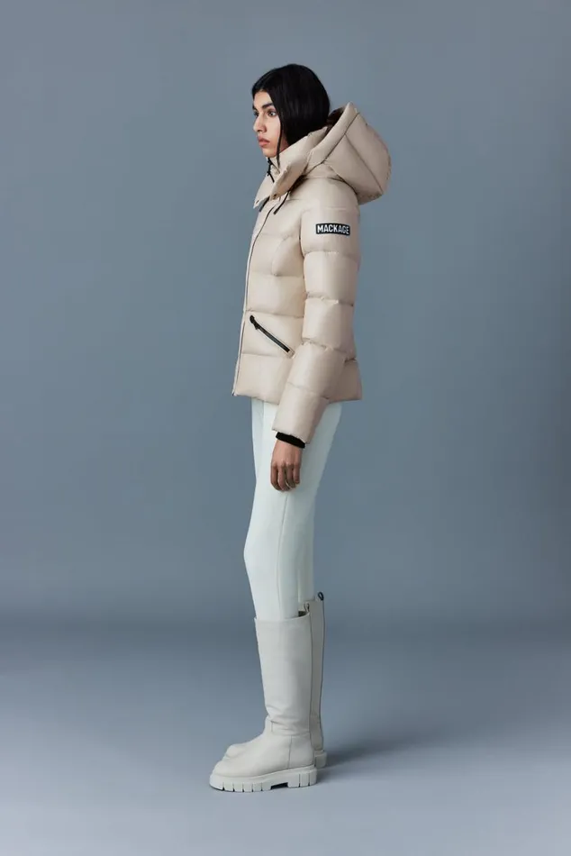 Downs and Jackets Women Mackage MADALYN Lustrous Light Down Jacket With Hood For Ladies White Downs and Jackets Women Mackage MADALYN Lustrous Light Down Jacket With Hood For Ladies White