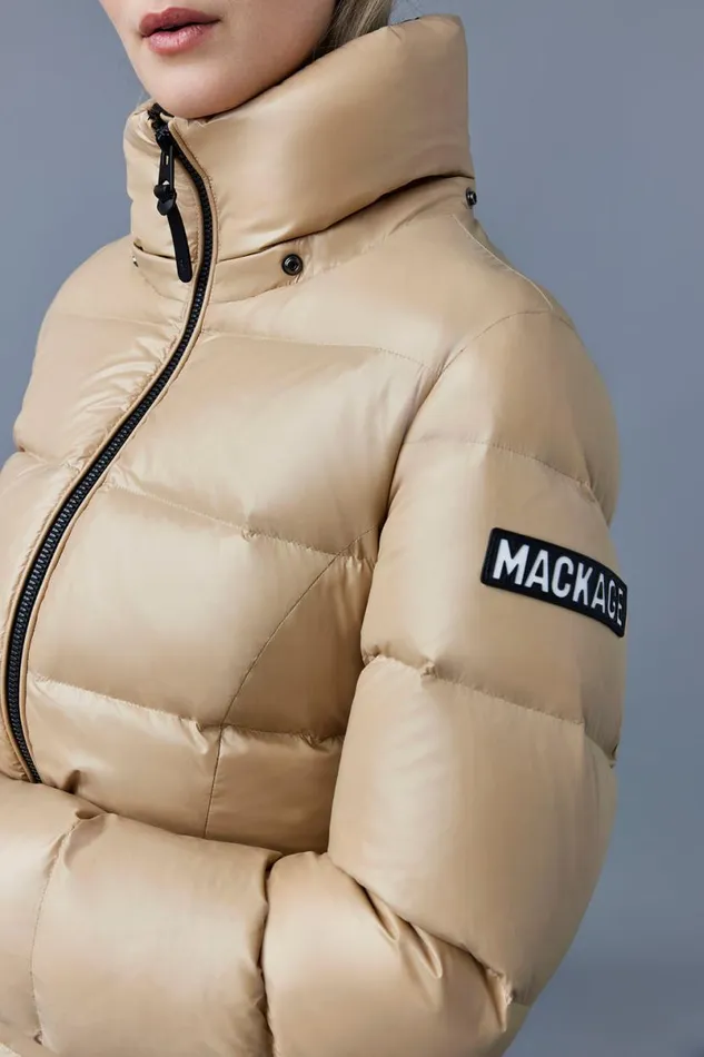 Downs and Jackets Women Mackage MADALYN Lustrous Light Down Jacket With Hood For Ladies White Downs and Jackets Women Mackage MADALYN Lustrous Light Down Jacket With Hood For Ladies White