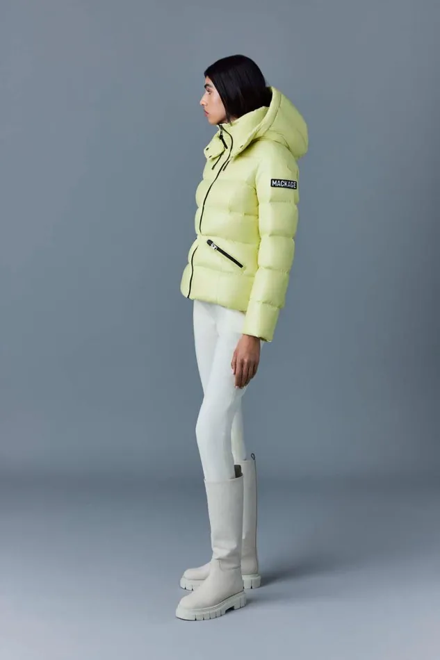 Downs and Jackets Women Mackage MADALYN Lustrous Light Down Jacket With Hood For Ladies White Downs and Jackets Women Mackage MADALYN Lustrous Light Down Jacket With Hood For Ladies White