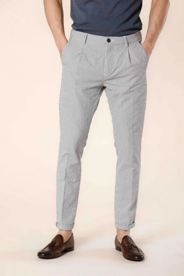 Man Osaka 1 Pinces Chino Pants In Seersucker With Stripe Carrot Fit Mason039s Pants