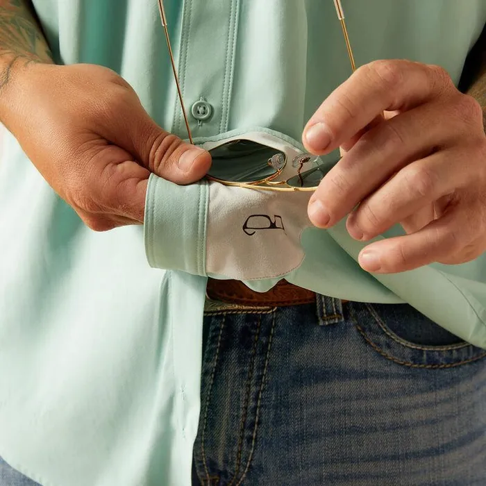 Men Button Down Shirts Ariat VentTEK Outbound Fitted Shirt Eggshell Blue Men Button Down Shirts Ariat VentTEK Outbound Fitted Shirt Eggshell Blue