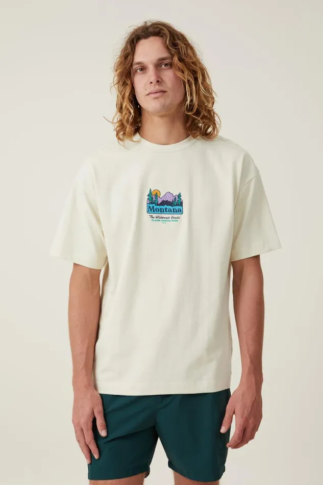 Men Graphic TShirts Cotton On Box Fit Graphic TShirt Ecruwilderness Awaits