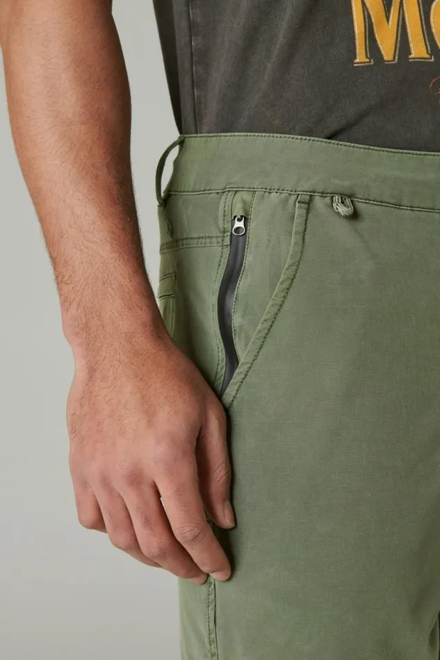Men Lucky Brand Shorts 8034 Adventure Hybrid Short Four Leaf Clover