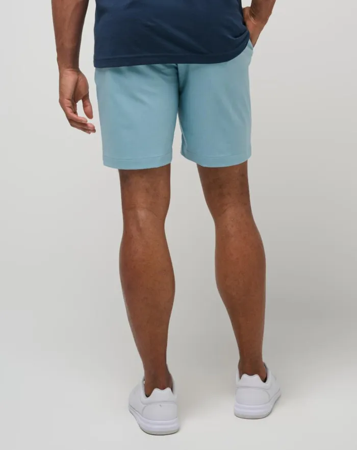 Men Shorts TravisMathew TECH CHINO SHORT 8IN Cameo