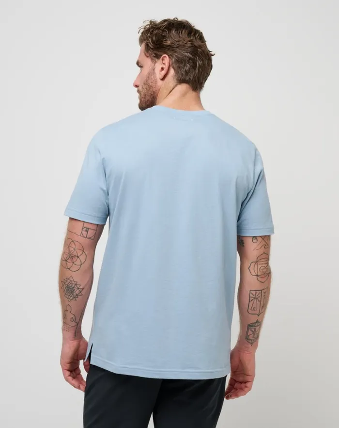 Men Tees TravisMathew NAME ASSOCIATION TEE Dusty Blue