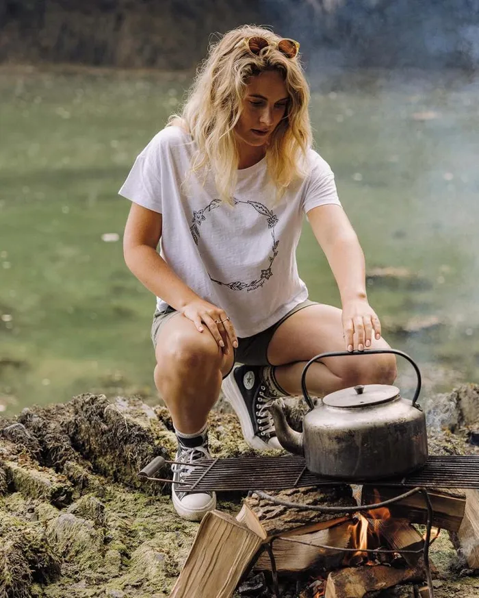 Passenger Clothing Daisy Chain Recycled Cotton TShirt White Women Tops and TShirts