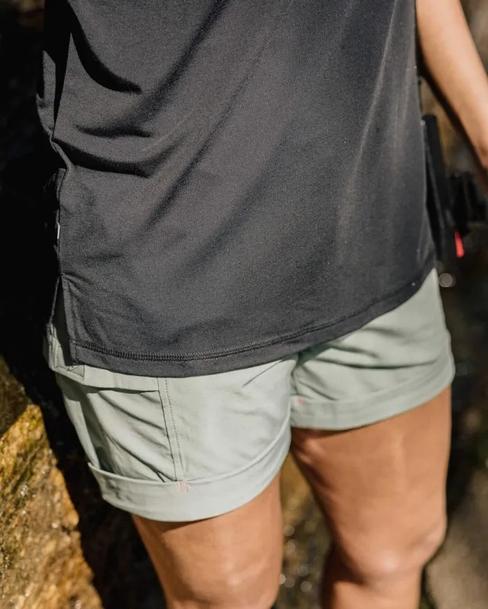 Passenger Clothing Laura Fixed Waist Short Pistachio Women Activewear