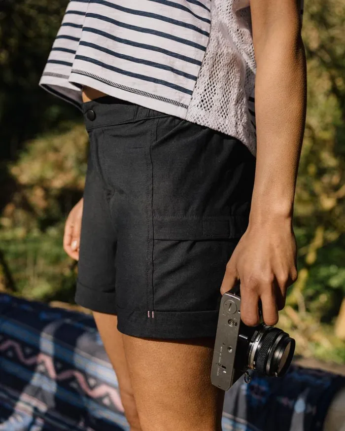 Passenger Clothing Laura Fixed Waist Short True Black Women Activewear