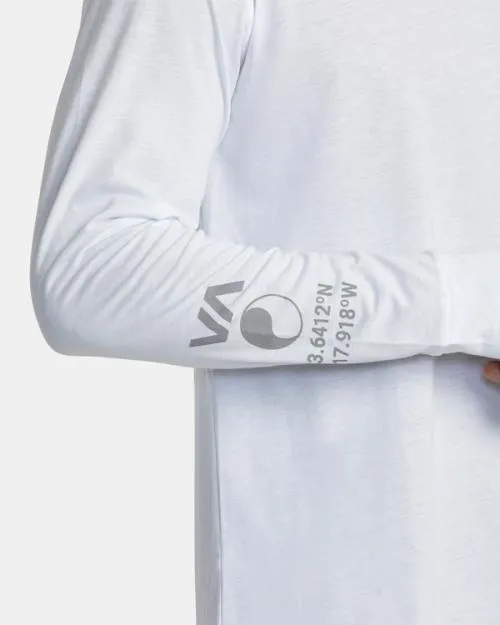 Rvca Laminate Long Sleeve TShirt White SportMen Tees and Tanks