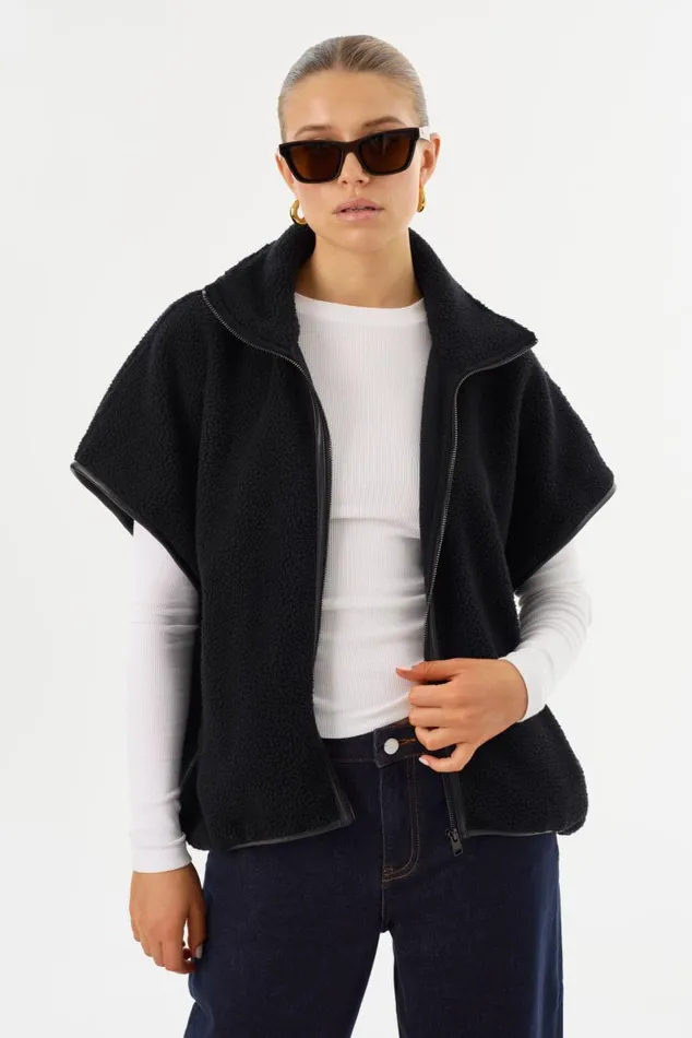 Women EUDORA Polar Fleece Vest Black Black LAMARQUE Tops Women EUDORA Polar Fleece Vest Black Black LAMARQUE Tops