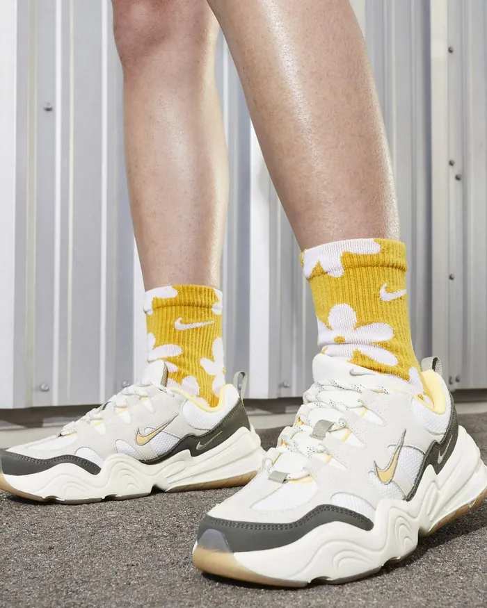 Women Nike All Shoes Tech Hera Sailcargo Khakineutral Olivecoconut Milk