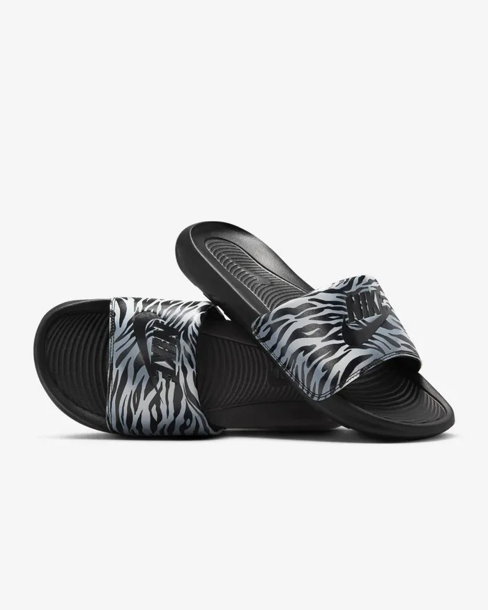 Women Nike Lifestyle Victori One Blackmetallic Silverblack
