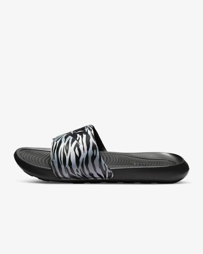 Women Nike Lifestyle Victori One Blackmetallic Silverblack