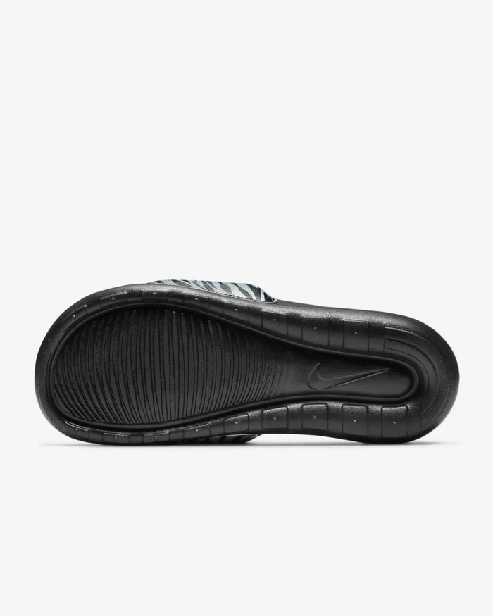 Women Nike Lifestyle Victori One Blackmetallic Silverblack