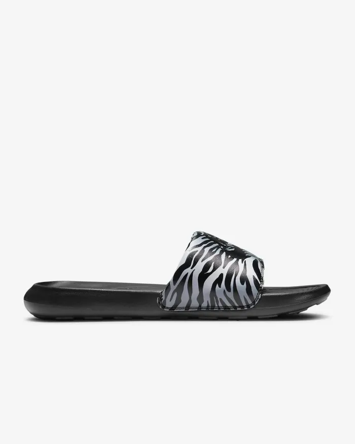 Women Nike Lifestyle Victori One Blackmetallic Silverblack