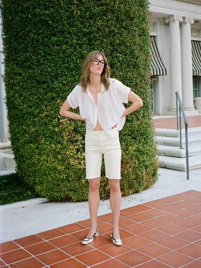 Women Shorts Mother Denim The Tomcat Bermuda Short Fray White natural