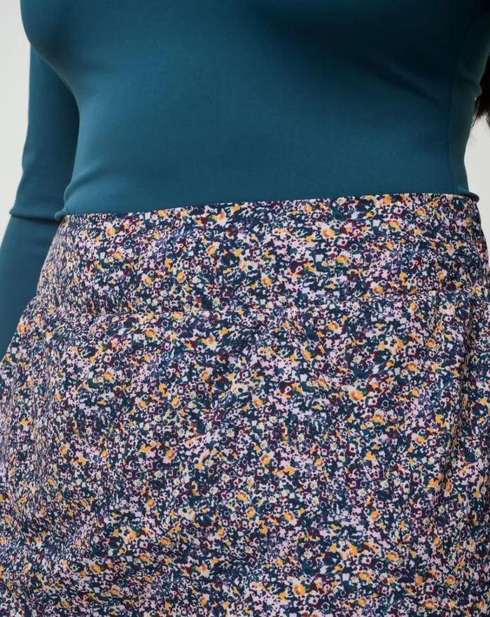 Women Skorts TravisMathew CAPTURE THE MOMENT SKORT Cream Multi