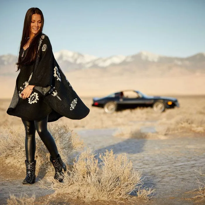 Women Sweaters and Cardigans Ariat Delta Poncho Blacksummer Sand